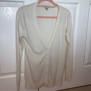 this is a Forever 21 offwhite cardigan in a size M